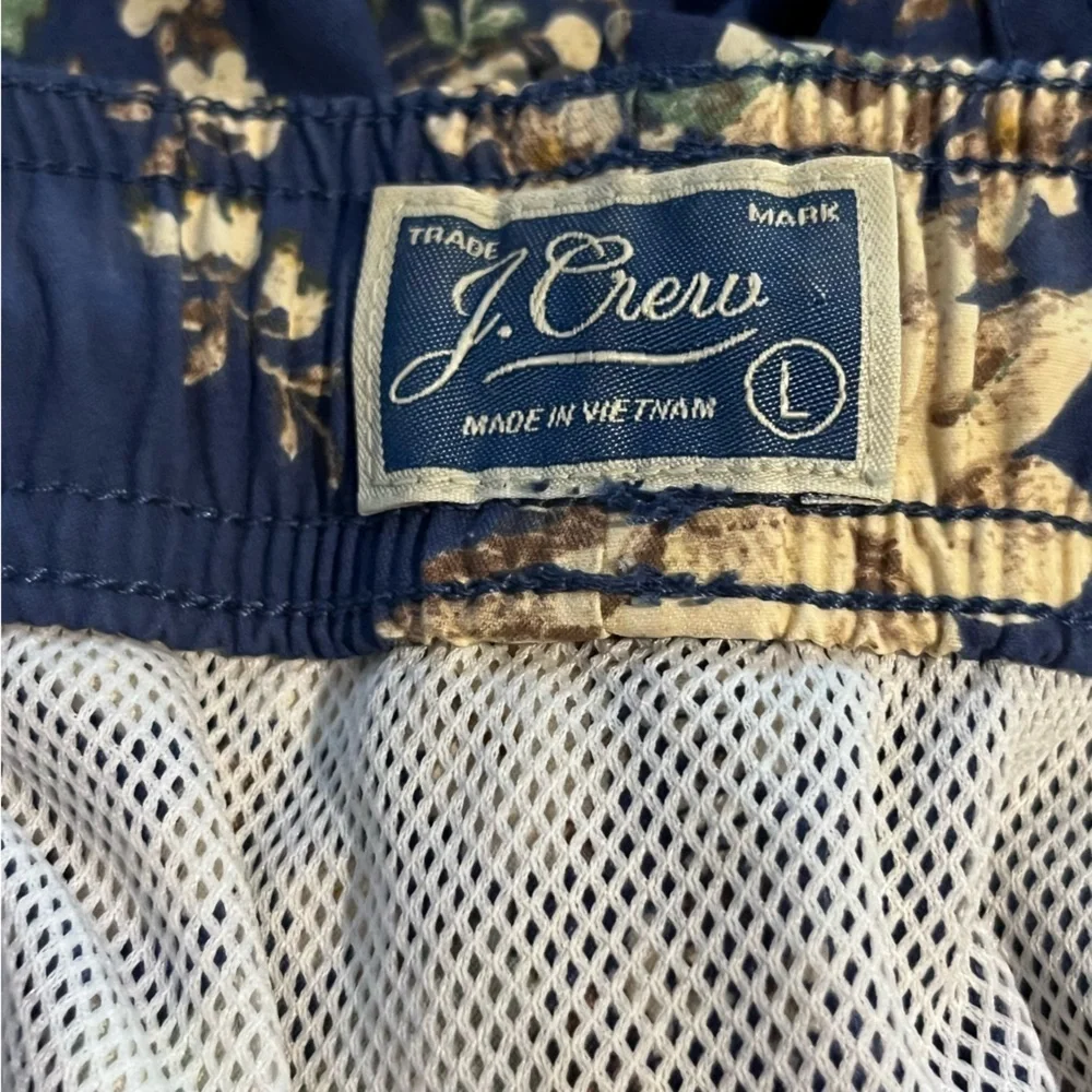 J Crew Men's Blue Floral Dock Shorts, Size Large